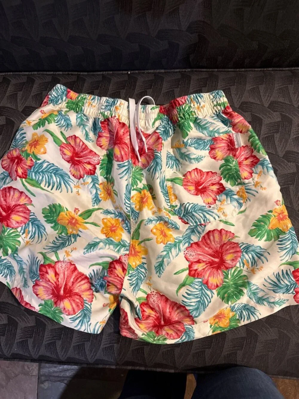 Chubbies Mens Large Floral Hibiscus Swim Trunks With Mesh Lining & Drawstring